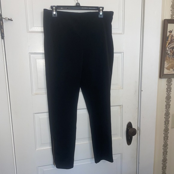 LOFT Pants - Loft Sz 10 Fitted Black Pants Side Zip With Gold‎ Zipper Ankle To Calf